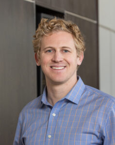 Daniel Thater headshot