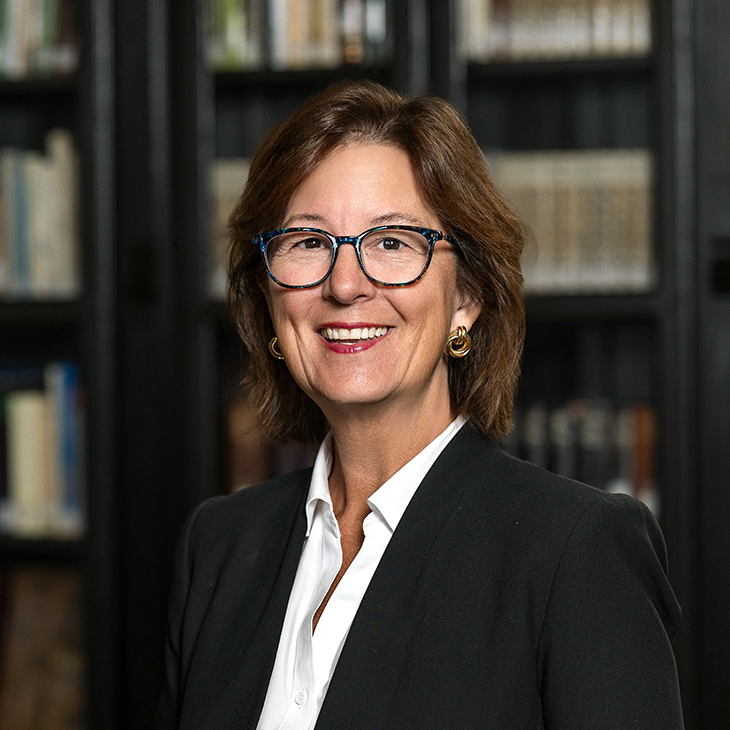 Photograph of Jennifer Bennett