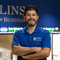Photograph of Associate Professor of Business Analytics and Operations Management Kazim Topuz, Ph.D.