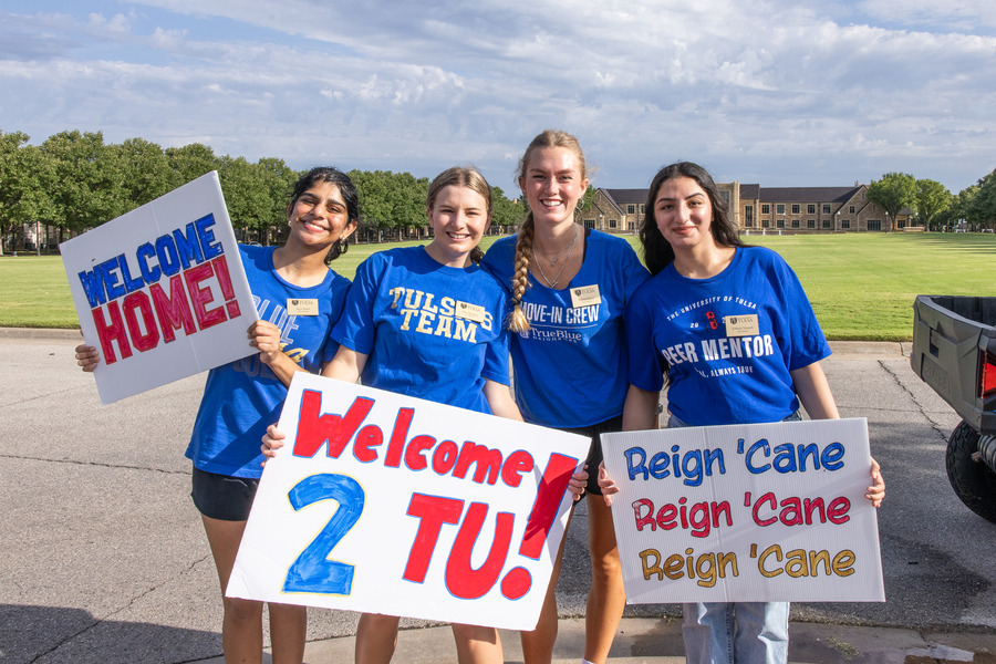 Peer mentors welcome new students